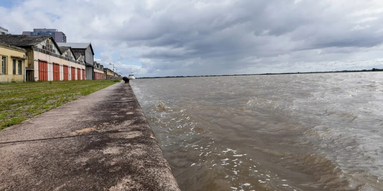 <span class="entry-title-primary">Prefeitura volta a alertar para cheia do Guaíba; MetSul outra vez descarta</span> <h2 class="entry-subtitle">Prefeitura de Porto Alegre alerta que o Guaíba pode apresentar cheia até o meio-dia da segunda e MetSul descarta tal risco </h2>