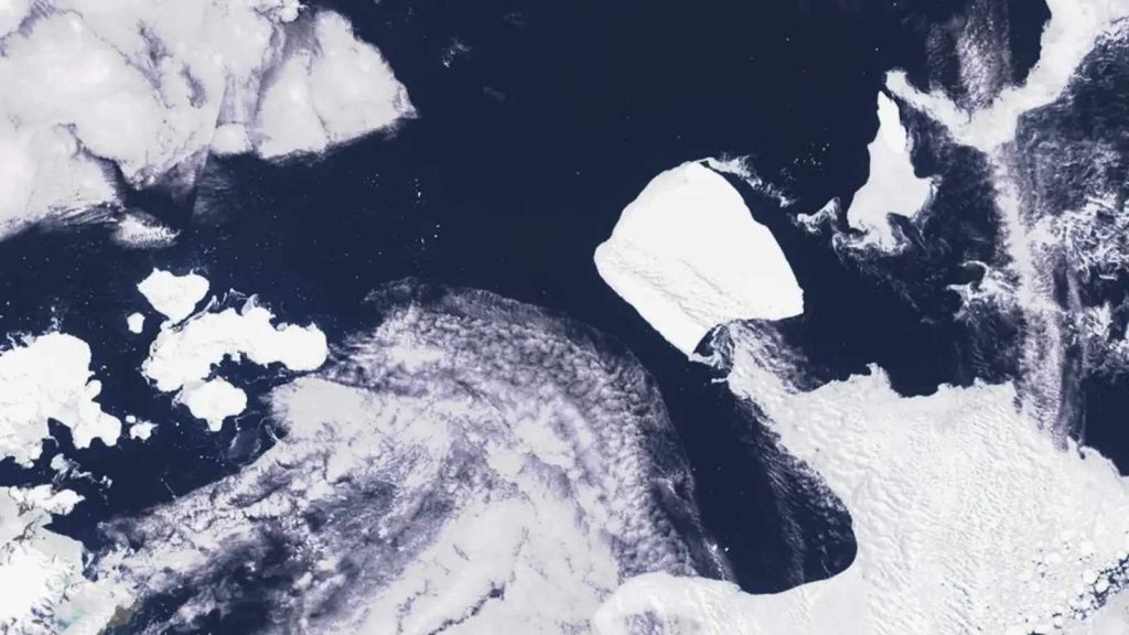 Maior iceberg do mundo se desintregra no Atlântico Sul após 40 anos