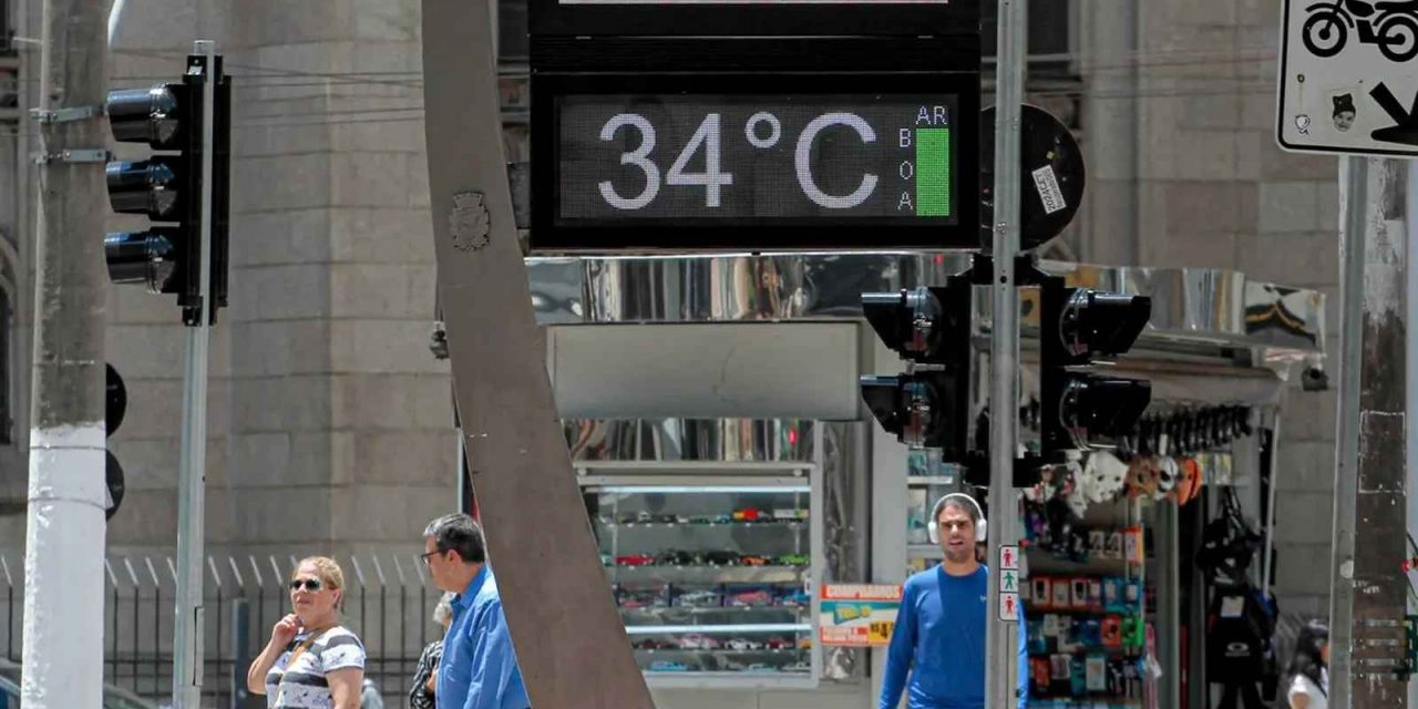 <span class="entry-title-primary">São Paulo terá calor escaldante de até 40ºC antes de fortes temporais</span> <h2 class="entry-subtitle">Domingo será escaldante e com vento forte quente e seco antes de temporais que podem trazer chuva forte e vendavais em São Paulo </h2>