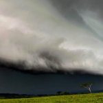 Onda de tempestades com risco até de tornados atingirá vários estados