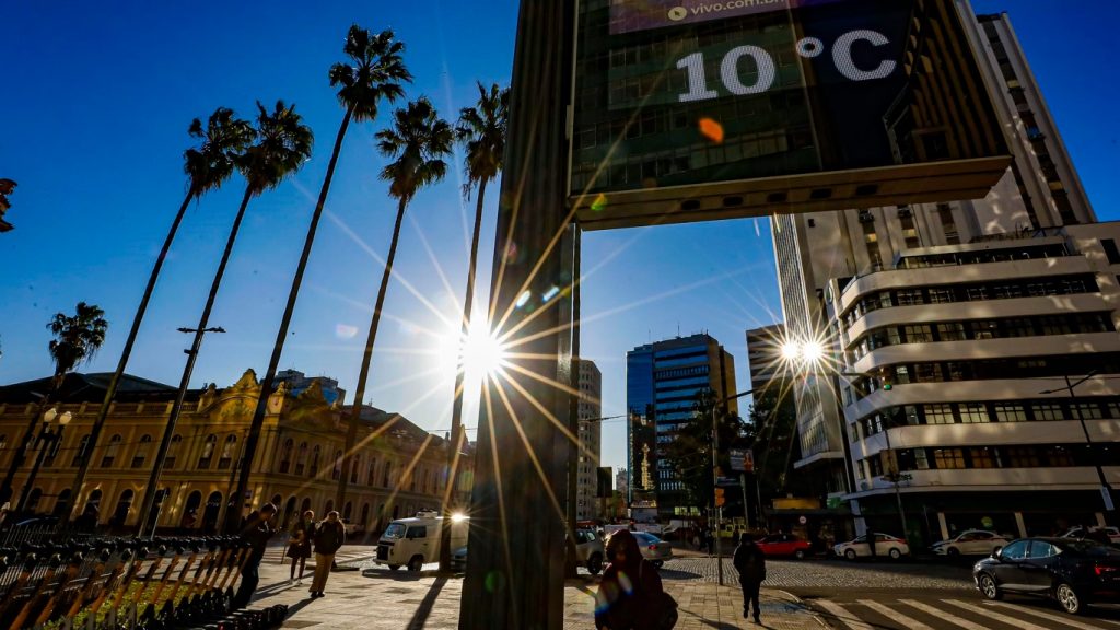 Fim de semana começa com frio e vai terminar com chuva