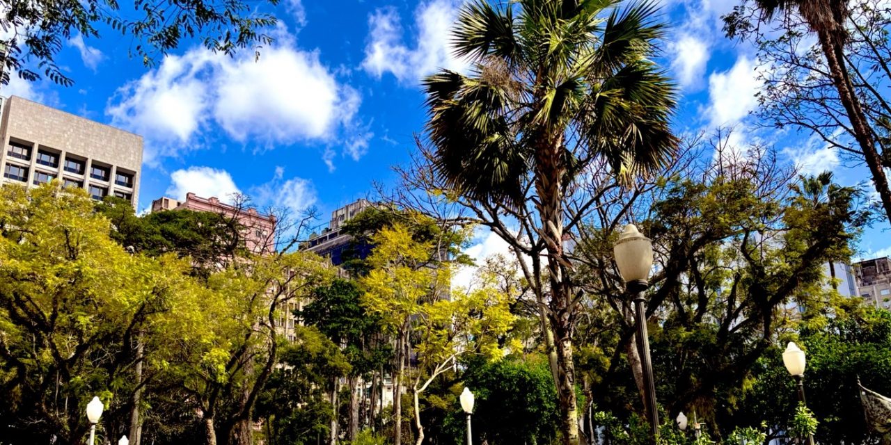<span class="entry-title-primary">Fim de semana no Rio Grande do Sul terá sol, nuvens e chuva</span> <h2 class="entry-subtitle">Veja a previsão do tempo da MetSul Meteorologia para hoje e amanhã no Rio Grande do Sul com mudanças em parte do estado </h2>