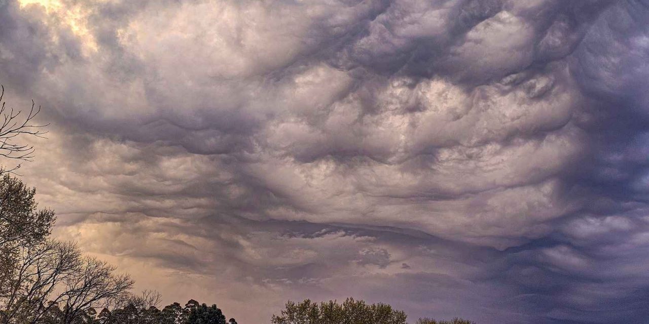 <span class="entry-title-primary">Massa de ar quente começa a se instabilizar com sol, chuva e calor</span> <h2 class="entry-subtitle">Massa de ar quente que cobre o Rio Grande do Sul traz calor em algumas regiões com sol e chuva em parte do estado </h2>