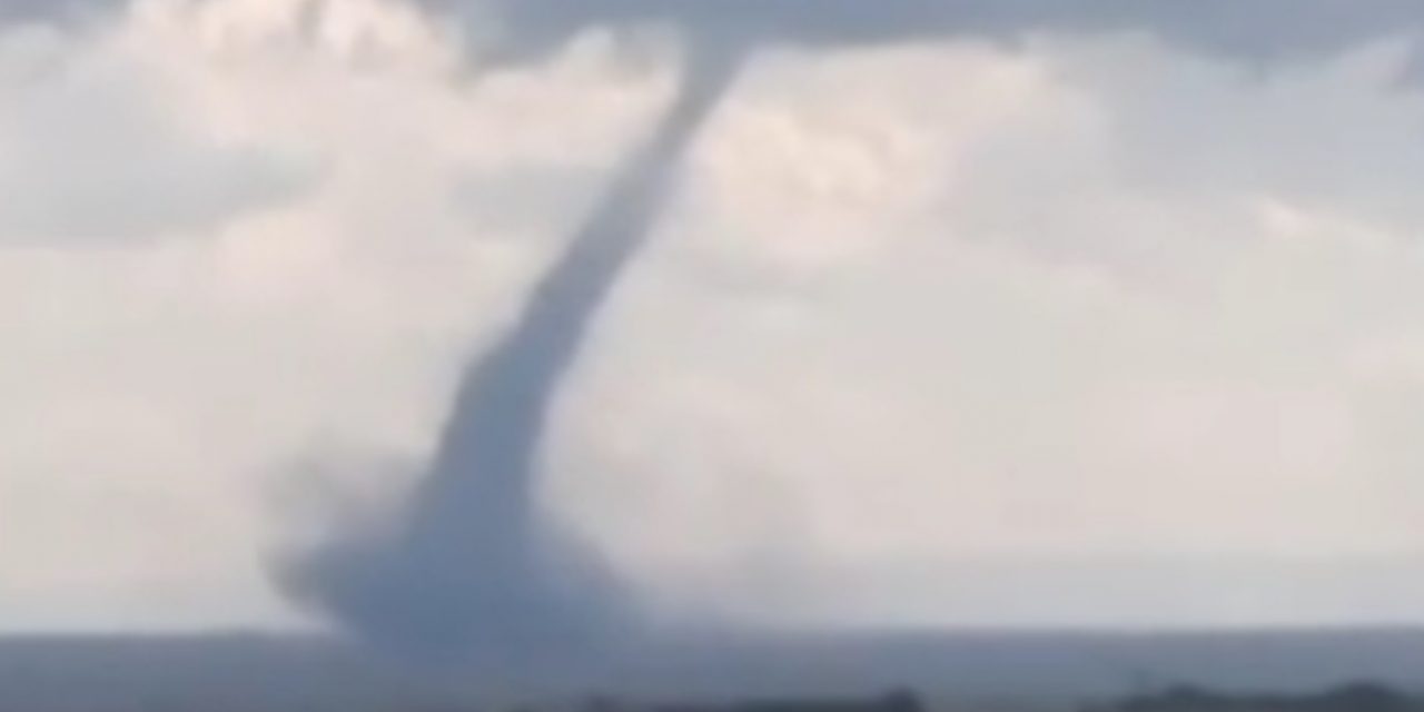 <span class="entry-title-primary">Tornados e muito granizo na Argentina com temporais que rumam ao Brasil</span> <h2 class="entry-subtitle">Sábado de tempo muito severo trouxe temporais com muito granizo, chuva forte e até tornados no Centro da Argentina </h2>