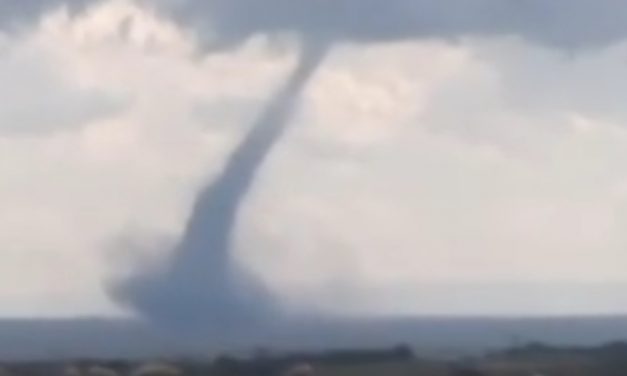 Tornados e muito granizo na Argentina com temporais que rumam ao Brasil