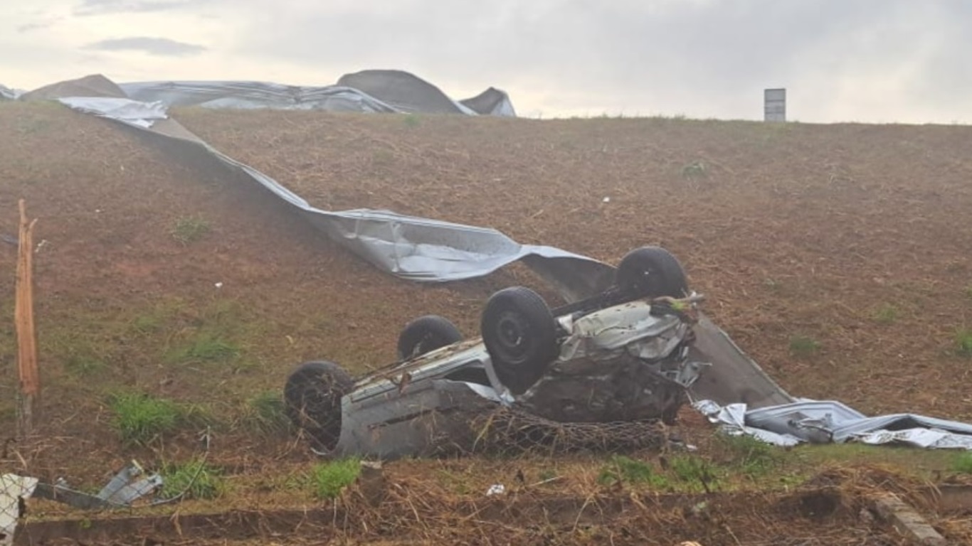 <span class="entry-title-primary">Onda de tempestades trouxe tornados em SC, PR, SP, Argentina e Paraguai</span> <h2 class="entry-subtitle">Onda de tempestades do fim de semana e da segunda gerou tornados em países vizinhos, Santa Catarina, Paraná e São Paulo </h2>