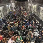 Ciclone devasta região costeira e força megaoperação de resgate nos EUA