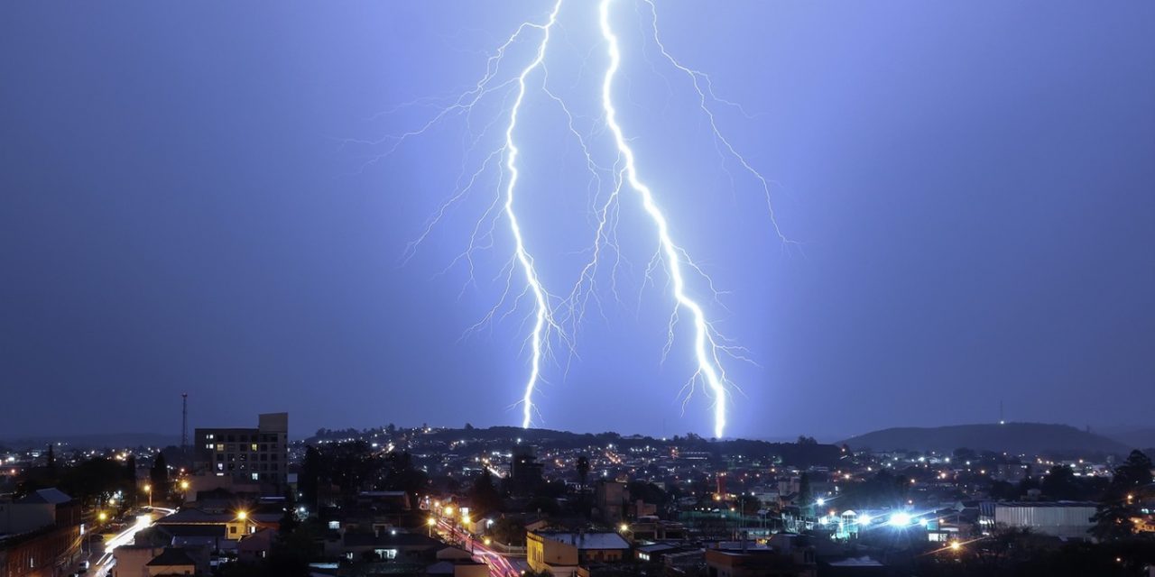<span class="entry-title-primary">Alto risco de tempestades nas próximas horas após calor de quase 40ºC</span> <h2 class="entry-subtitle">Rio Grande do Sul tem alto risco de tempestades nas próximas horas após um domingo que foi o dia mais quente desde o verão </h2>