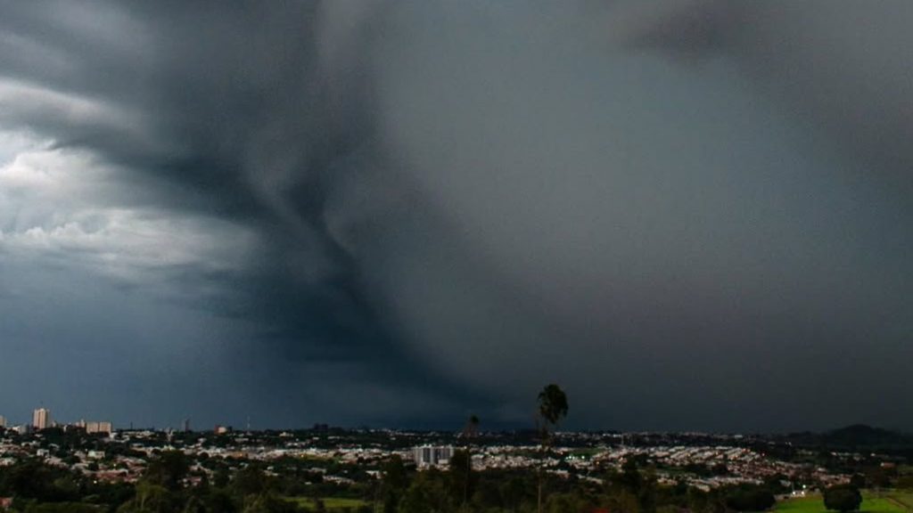 Cenário de alerta por muita chuva e tempestades no começo de novembro