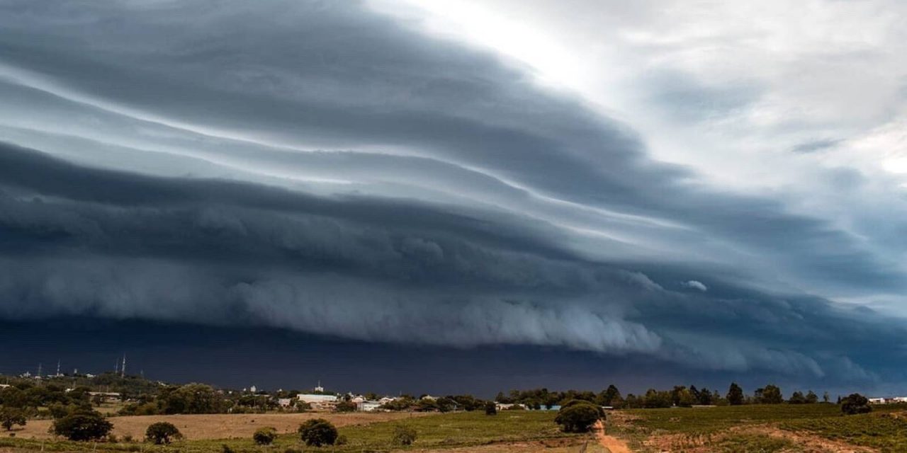 <span class="entry-title-primary">Chuva vai passar de 100 mm em pontos dos três estados do Sul</span> <h2 class="entry-subtitle">Baixa pressão reforça a instabilidade e vai trazer mais um dia com chuva nesta quarta em vários pontos do Sul do Brasil </h2>