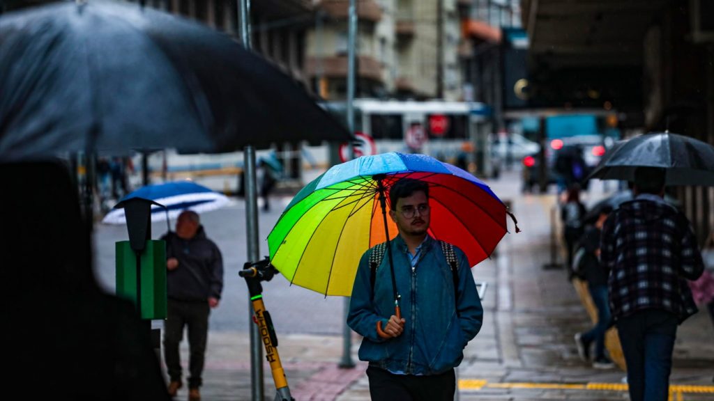 Sequência de três dias de chuva começa com altos volumes
