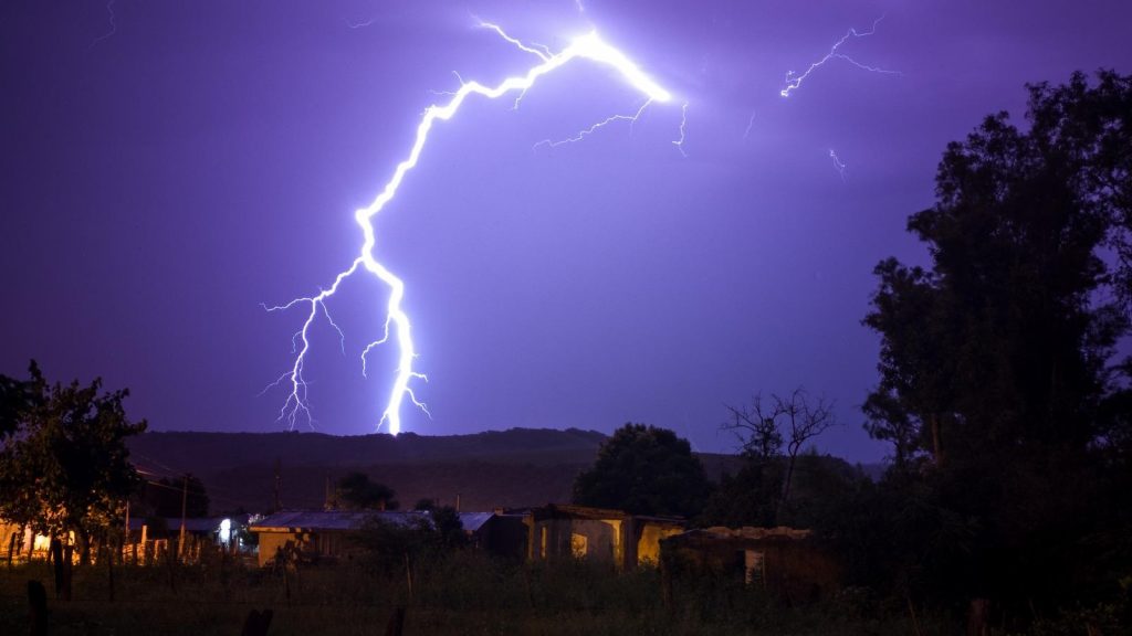 Ciclone e frente fria: o que esperar de chuva, vento e tempestades