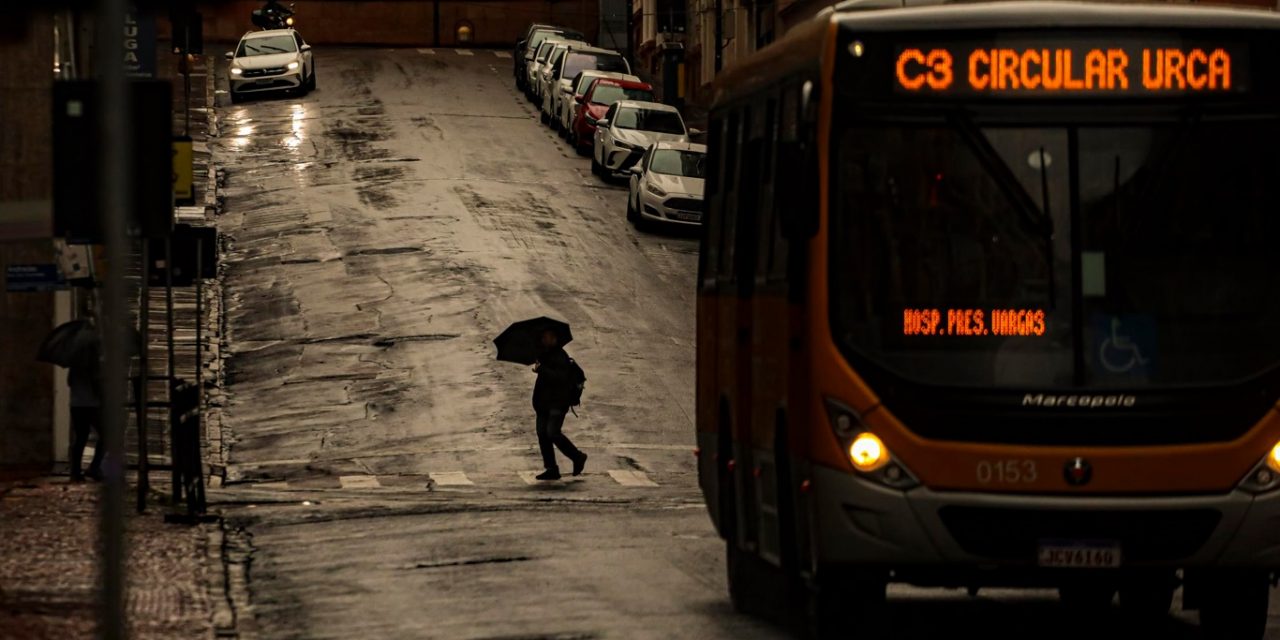 <span  quando a chuva e o frio?</span> <h2  de ar frio e centro de baixa pressão foram responsáveis hoje por mais um dia de chuva com temperatura baixa </h2>
