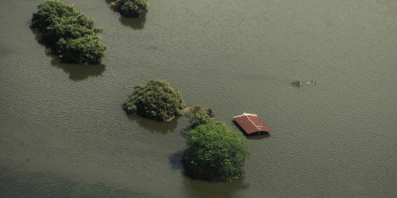 <span class="entry-title-primary">Mais de 100 mortos e desaparecidos com chuva extrema no México</span> <h2 class="entry-subtitle">Episódio de chuva extrema com uma depressão tropical provocou enchentes e deslizamentos de terra no México </h2>