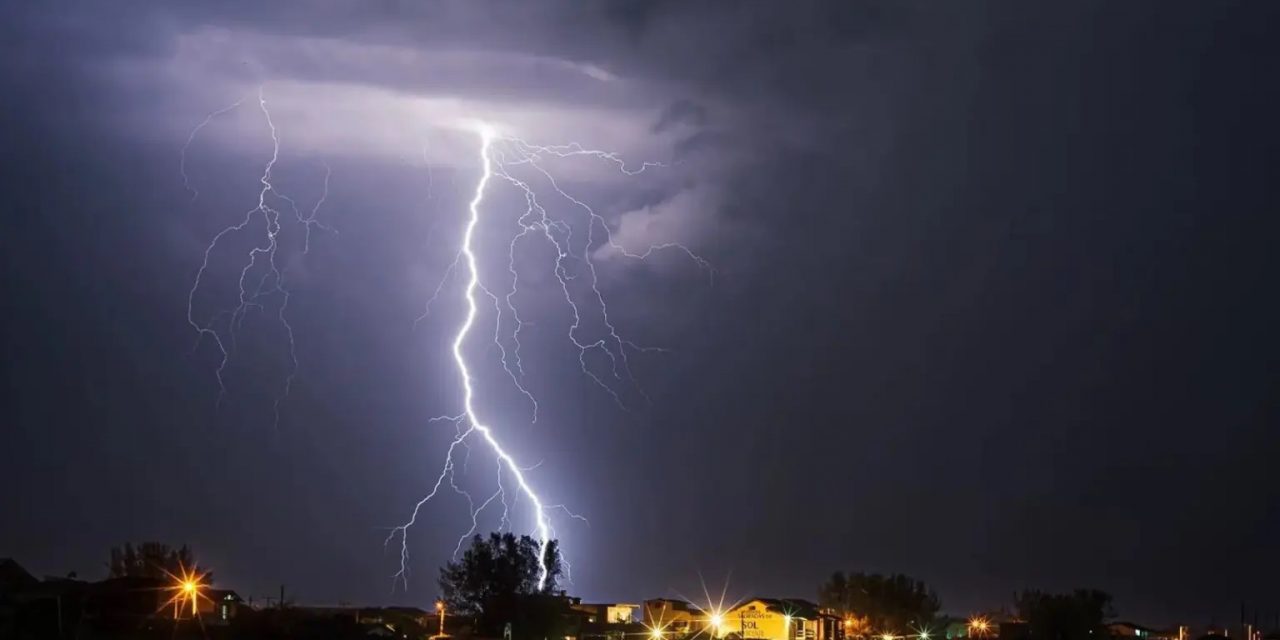 <span class="entry-title-primary">Calor de verão no primeiro fim de semana de outubro provocará temporais</span> <h2 class="entry-subtitle">Massa de ar quente invade o Sul do Brasil com forte a intenso calor e provocará temporais neste fim de semana </h2>