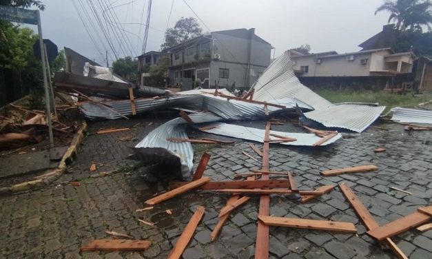 Frente fria avança após causar chuva forte e vendavais com estragos