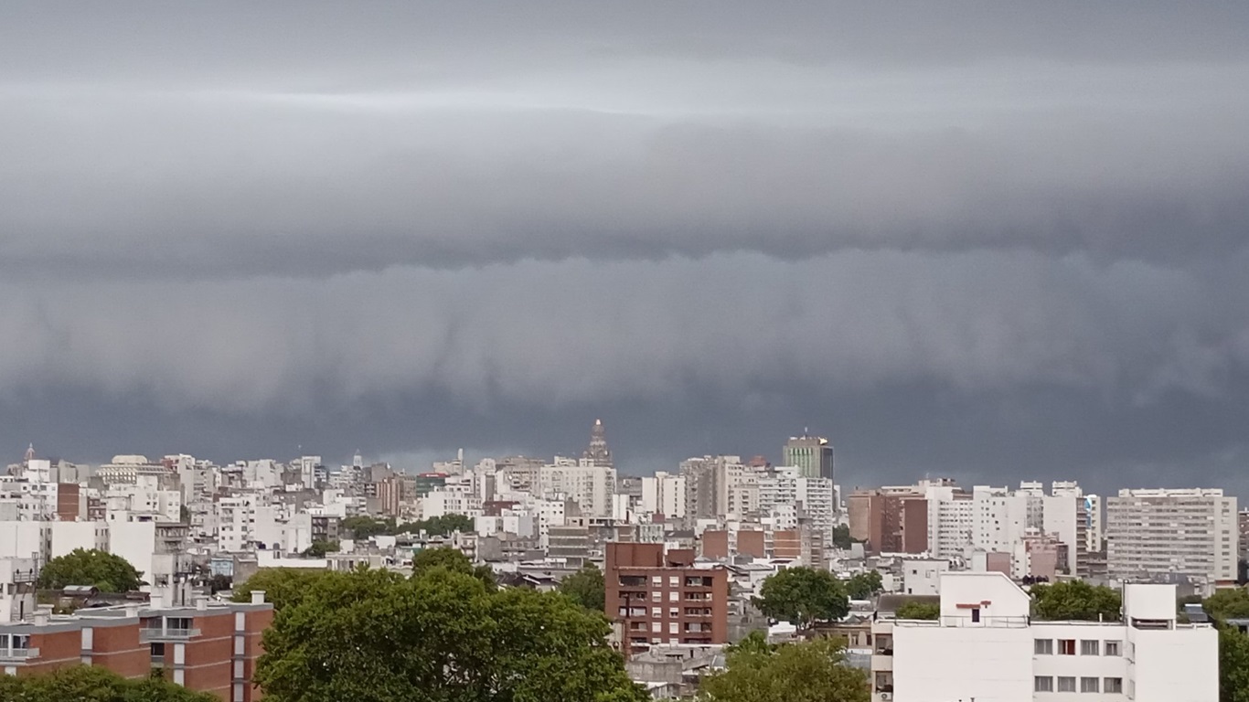 <span class="entry-title-primary">Uruguai emite alerta de tempestade severas que chegarão ao Sul do Brasil</span> <h2 class="entry-subtitle">Instituto Uruguaio de Meteorologia (Inumet) emitiu aviso de tempestades severas que vão avançar para o Sul do Brasil </h2>