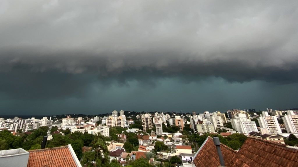 Porto Alegre terá grande mudança do tempo com risco de vento