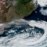 Ciclone poderoso gera nuvem de poeira que já alcança Buenos Aires