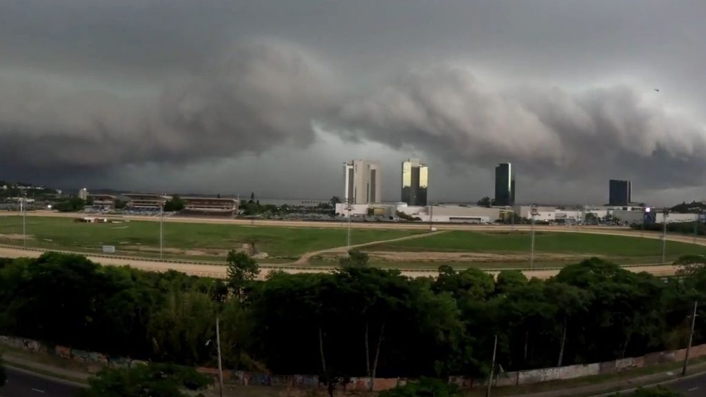 Quais estados terão temporais com a frente fria após vento de 100 km/h no RS