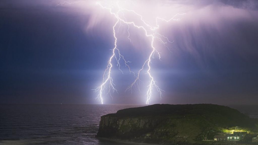 Chuva, granizo e vendavais avançam com frente fria após calor de quase 38ºC