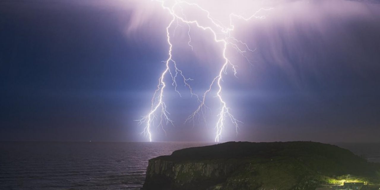 <span class="entry-title-primary">Chuva, granizo e vendavais avançam com frente fria após calor de quase 38ºC</span> <h2 class="entry-subtitle">Frente fria muda radicalmente o tempo neste domingo no Sul do Brasil com alto risco de tempo severo e vendavais </h2>