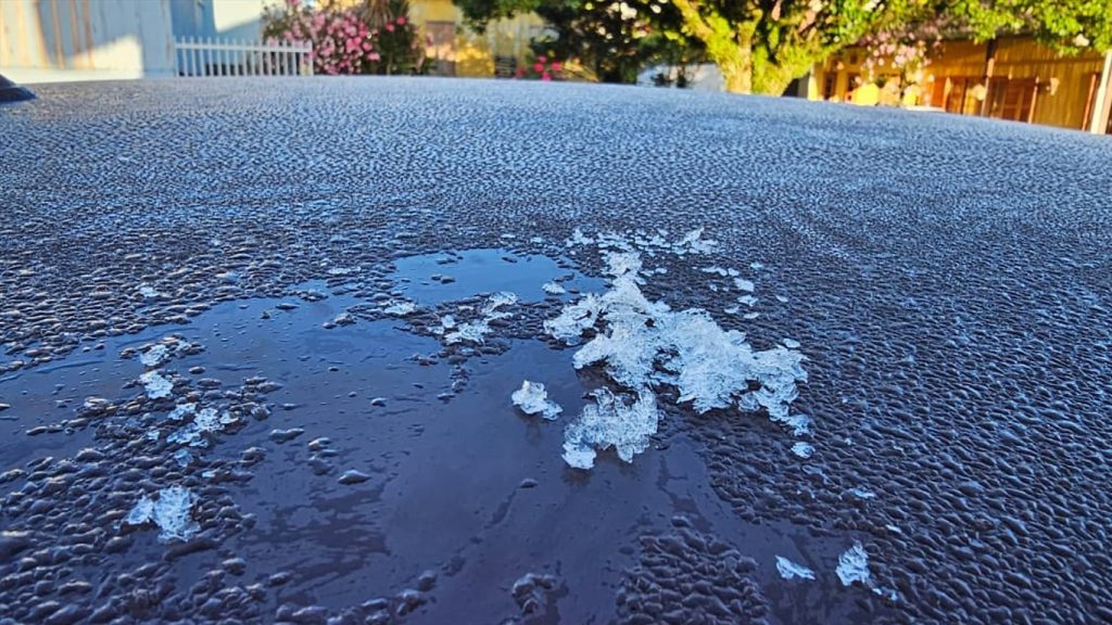 Feriado começou com frio de 0ºC e geada no Sul do Brasil