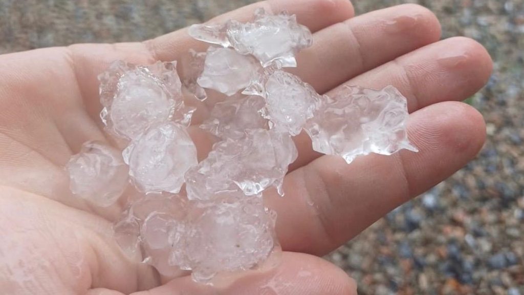 Granizo atinge quatro estados e temporais vão seguir; veja onde há risco