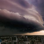 Onda de tempestades vai acompanhar formação do ciclone com vendavais