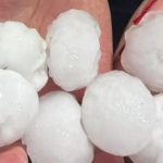 Granizo de até 100 gramas e vento destelham mais de 3 mil casas no Paraná