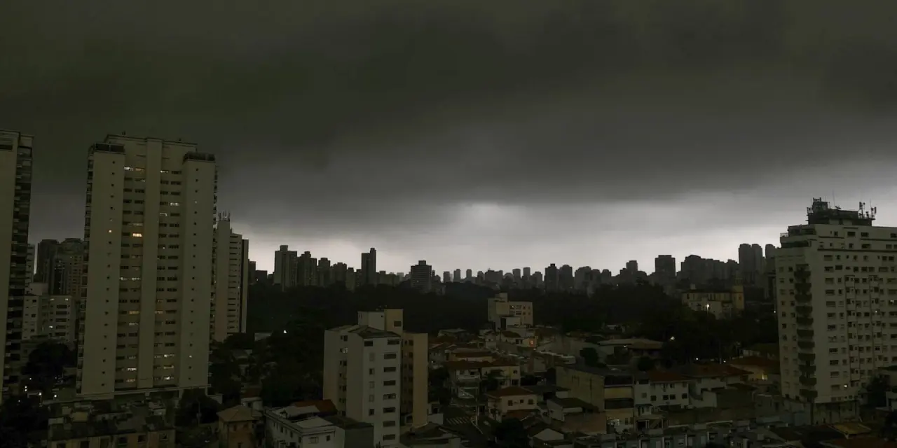 <span class="entry-title-primary">São Paulo começa novembro sob ameaça de chuva forte e tempestades</span> <h2 class="entry-subtitle">Primeiros dias de novembro serão de forte instabilidade em São Paulo com risco de chuva intensa e de tempestades </h2>