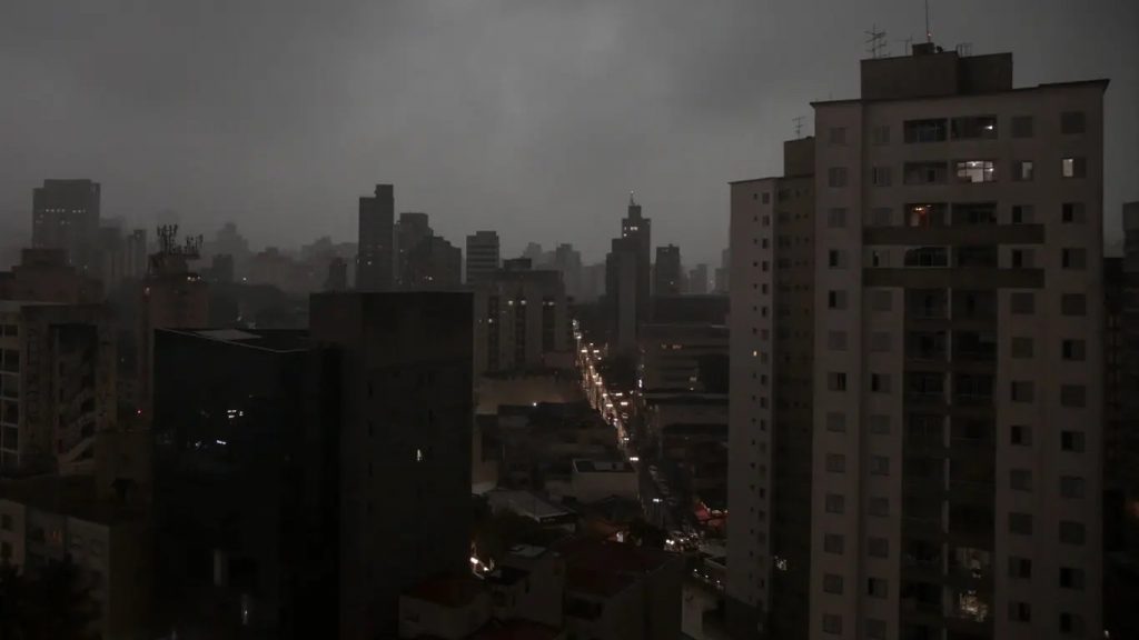 Temporais podem atingir cinco estados nesta terça; veja onde há maior risco