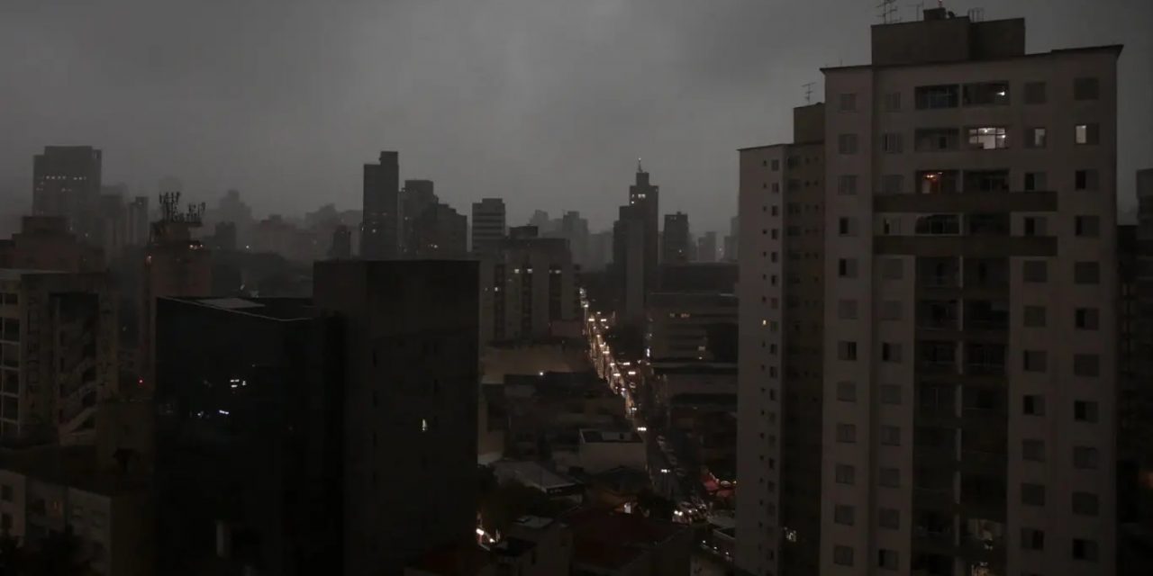 <span class="entry-title-primary">Temporais podem atingir cinco estados nesta terça; veja onde há maior risco</span> <h2 class="entry-subtitle">Baixa pressão em superficie e outra em altitude devem criar condições para temporais com chuva forte e granizo </h2>