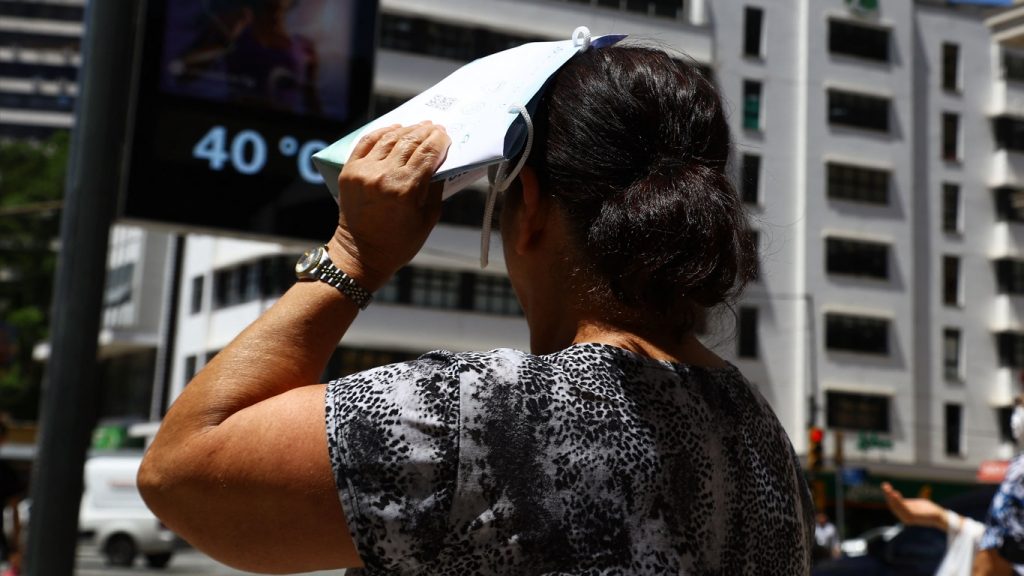 Calor atinge 40ºC e vai continuar antes de um grande ciclone