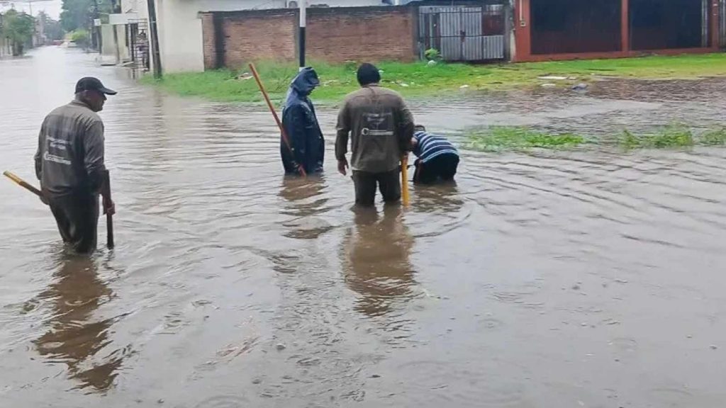 Chuva excessiva associada ao rio atmosférica traz inundações na Argentina