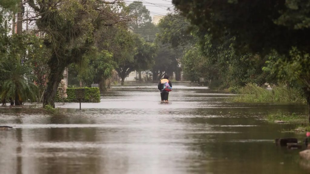 Chuva pelo ciclone supera 150 mm.; veja se há risco de enchentes