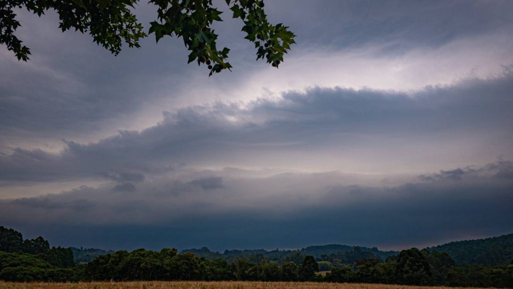 Primeiro dia de episódio de chuva excessiva registra 100 mm e vem mais
