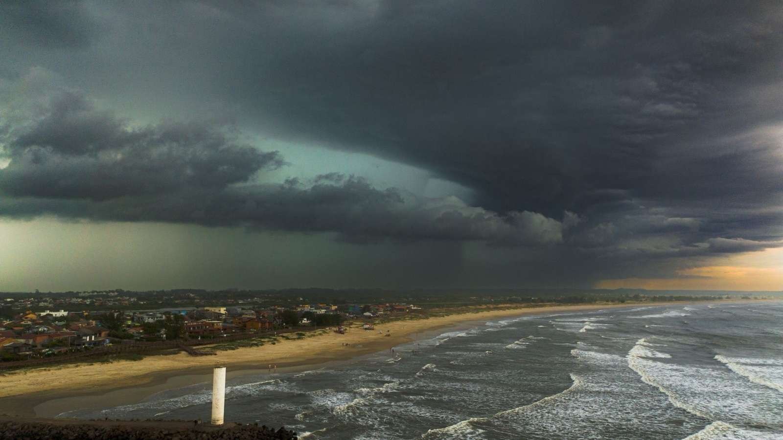 Tempo chuvoso em Torres