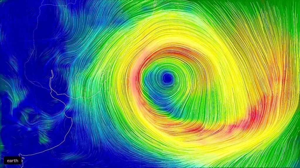 Alerta vermelho: poderoso ciclone, tempestades, chuva excessiva e vento intenso