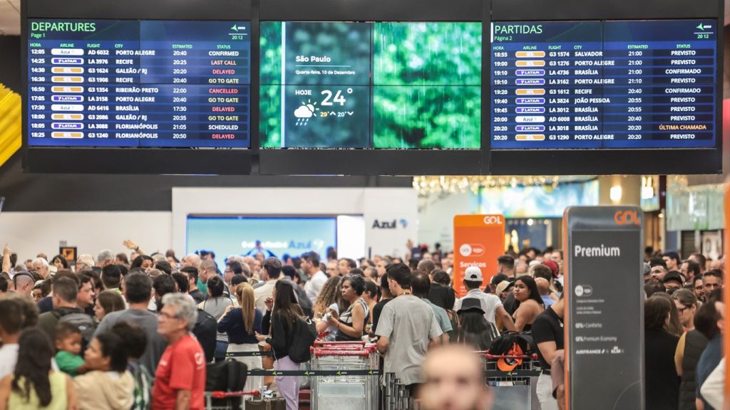 Caos em aeroportos de São Paulo pelo ciclone segue e gera efeito dominó