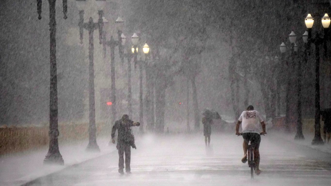 Frente fria traz chuva em São Paulo 