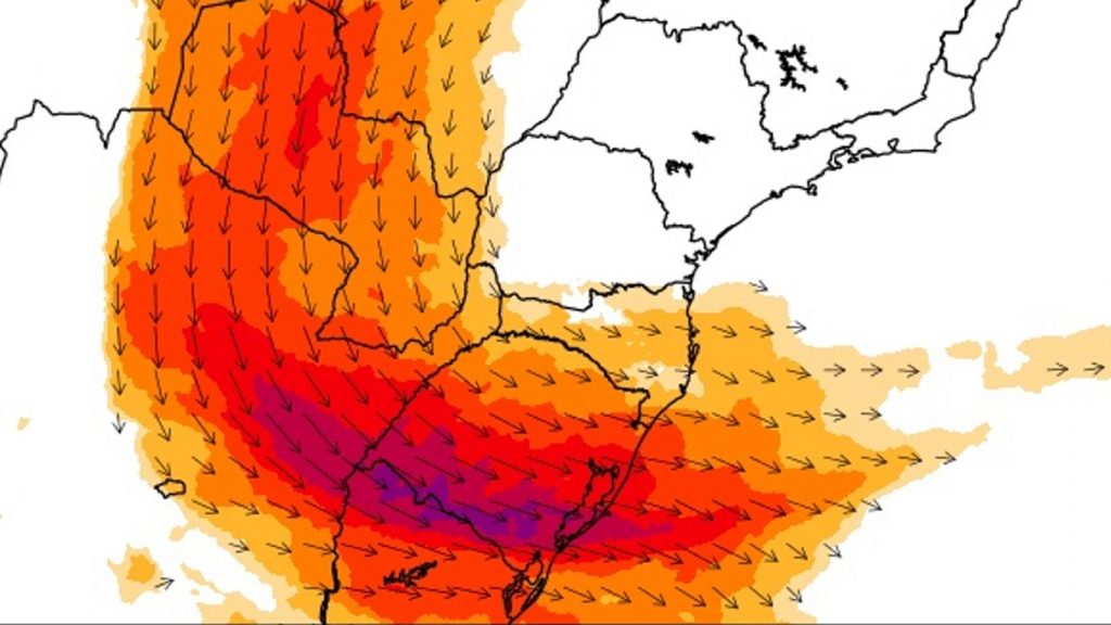 Rio atmosférico ganha força neste sábado e agrava o risco de chuva forte