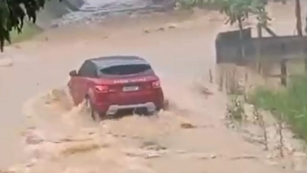 Chuva extrema do ciclone provoca tragédia com três mortos em Santa Catarina