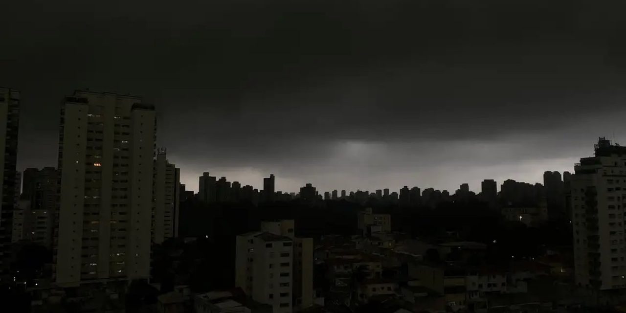 <span class="entry-title-primary">Veja onde há alto risco de chuva localmente forte e temporais nesta terça</span> <h2 class="entry-subtitle">Leia análise da MetSul Meteorologia sobre quais áreas do Centro-Sul do Brasil têm alto risco de chuva localmente forte e temporais </h2>