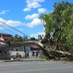 Vento chega a 131 km/h e deixa milhões sem luz no Sul e no Sudeste