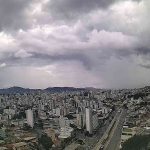Alerta: risco aumenta de chuva forte a intensa em Belo Horizonte