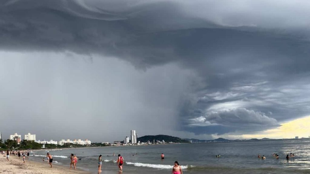 Calor trará chuva de verão todos os dias desta semana no Sul do Brasil