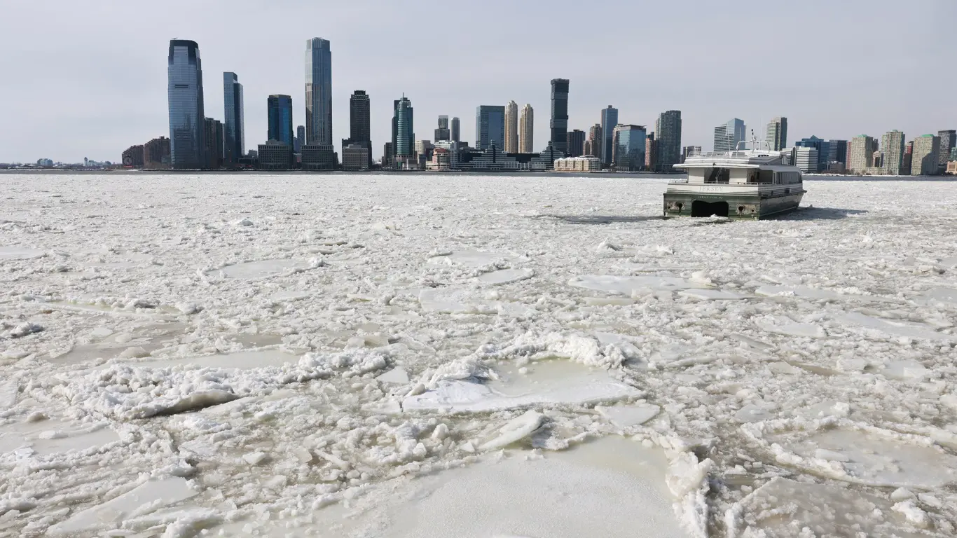 Gelo no Rio Hudson em Nova York