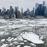Nova York revive cenas do passado com frio extremo; veja incríveis fotos