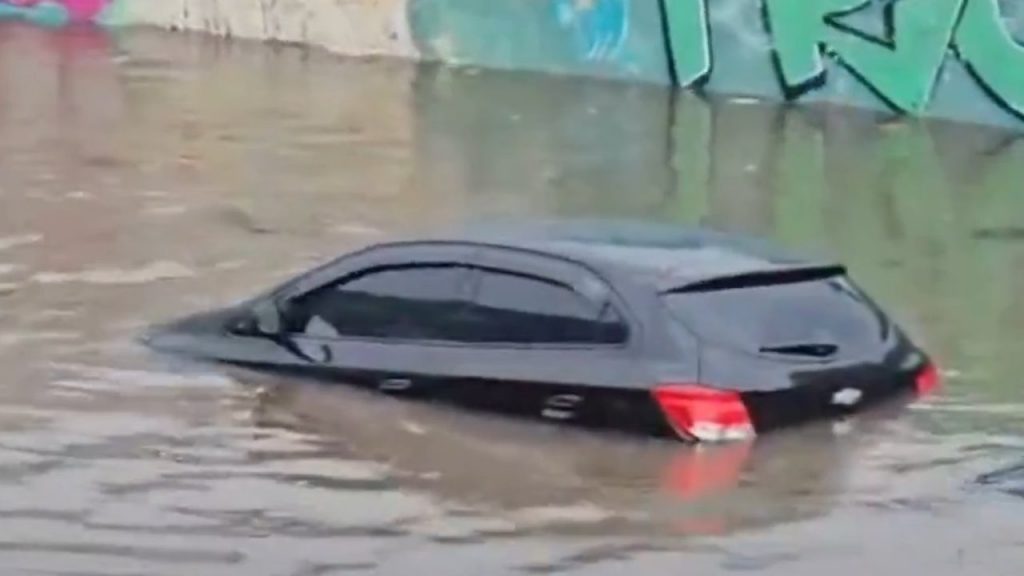 Refresco chega com chuva forte e alagamentos no Rio  Grande do Sul